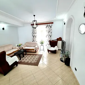 Hostel Luckyshine Vlorë